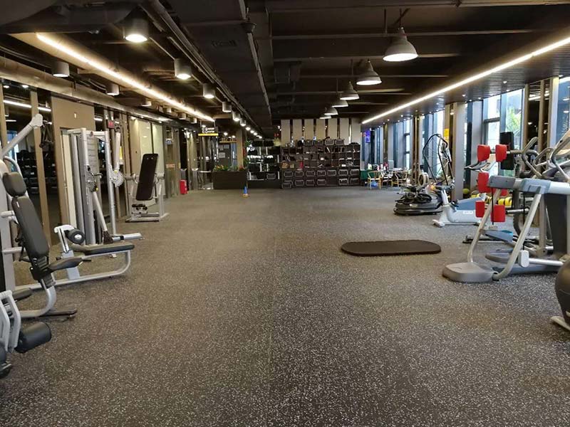 thảm cao su trải sàn phòng gym