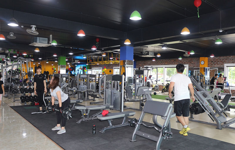 đèn chiếu sáng phòng tập gym